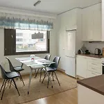דירה One-bedroom With Free Parking אולו