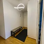 דירה One-bedroom With Free Parking *