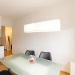 One-bedroom With Free Parking דירה *