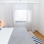 One-bedroom With Free Parking * אולו