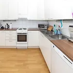 One-bedroom With Free Parking * אולו