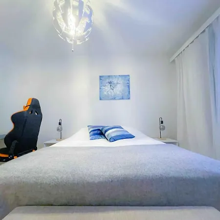 One-bedroom With Free Parking Apartman *