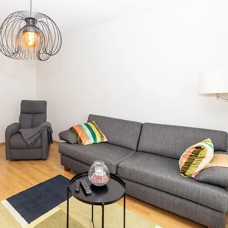 One-bedroom With Free Parking *